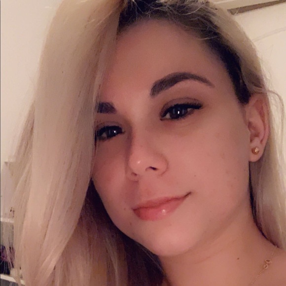 Meet your Posher, Dania - Picture 1 of 1